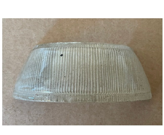License light lens for the Ford Early V8 1933 to 1936 and the Ford Pick Up 1946 to 1952. 40-13445 Second hand . 