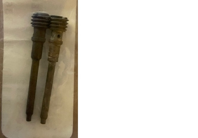 Idle jets for the Ford Early V8 1933 to 1938 for 90HP and 1937 to 1938 for 60HP. 40-9542 