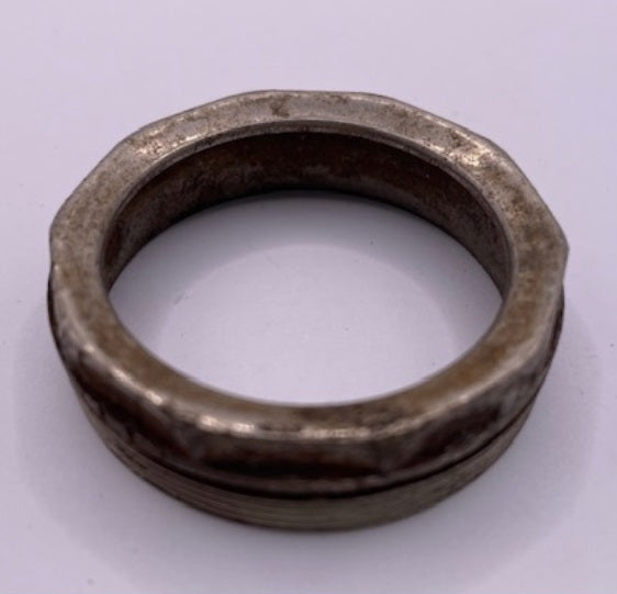 Gas gauge outer nut A9330S/H (second hand), used but still serviceable. Outer nut for the Ford Model A 1928 t