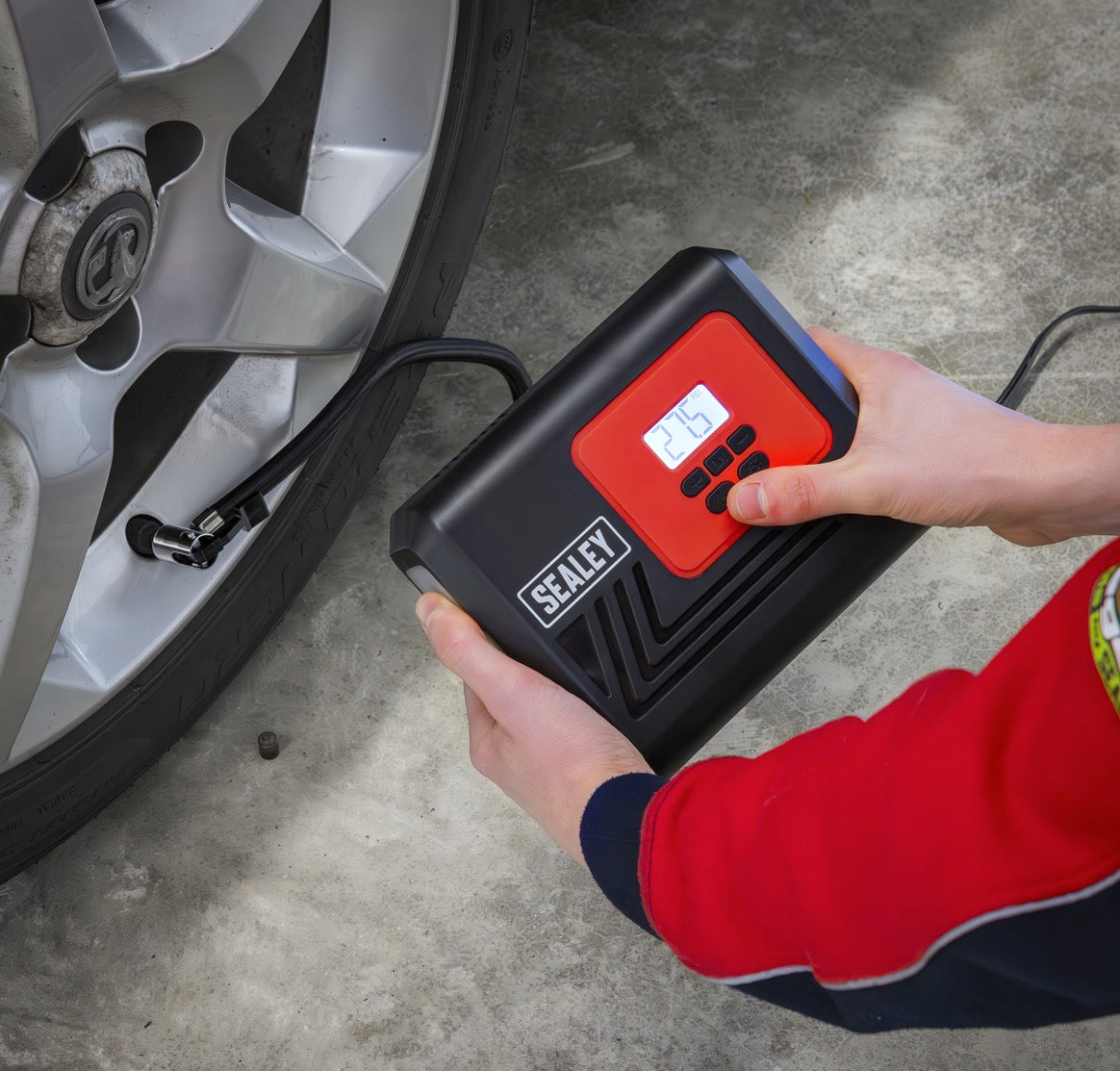 Tire Inflator with Light 12V MAC12D